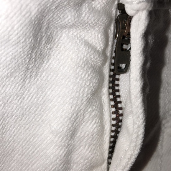 Old navy size 2 white cuffed jean shorts - Picture 4 of 6